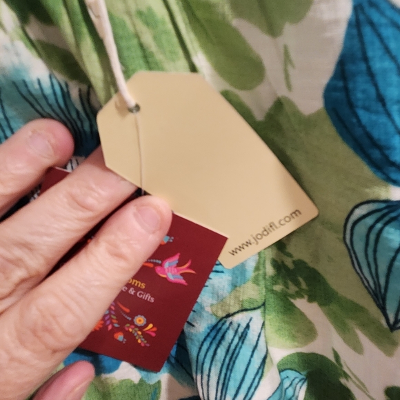 JODIFL Vibrant Floral Blouse in Green and Blue Size M Euc - Picture 2 of 4